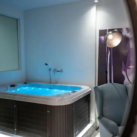 Mg Sapphire Jacuzzi Premium Suite Thessaloniki Exterior photo